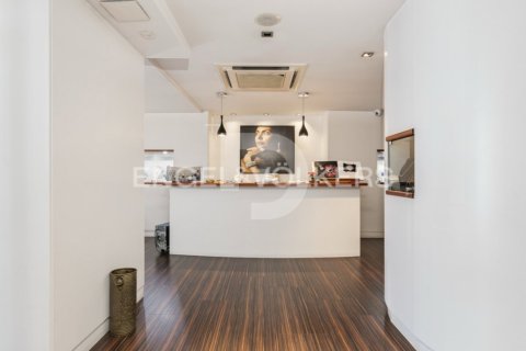 Propiedad comercial de 392 m² en venta en Gràcia, Barcelona, Cataluña, Spain № 5208