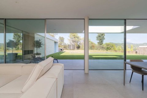 Сasa de 4 dormitorios en venta en Cataluña, Spain № 6251 - foto 18