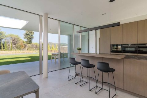 Сasa de 4 dormitorios en venta en Cataluña, Spain № 6251 - foto 23