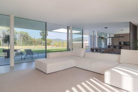 Сasa de 4 dormitorios en venta en Cataluña, Spain № 6251 - foto 8