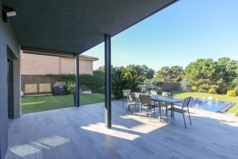 Сasa de 4 dormitorios en venta en Cataluña, Spain № 6252 - foto 21