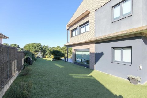 Сasa de 4 dormitorios en venta en Cataluña, Spain № 6252 - foto 5