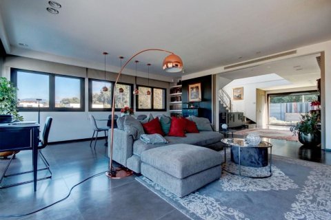 Сasa de 4 dormitorios en venta en Cataluña, Spain № 6252 - foto 23
