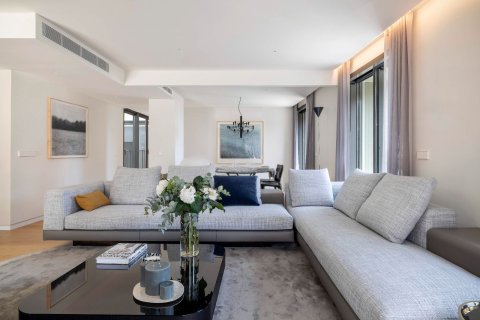 Apartamento de 3 dormitorios en venta en Barcelona, Cataluña, Spain № 6780