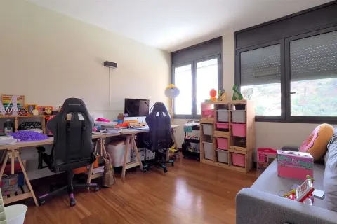 Сasa de 7 dormitorios en venta en Barcelona, Cataluña, Spain № 1726 - foto 24