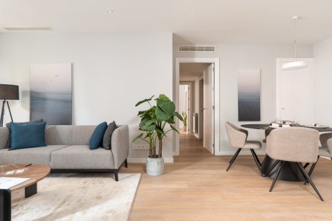 Apartamento de 4 dormitorios en venta en Barcelona, Cataluña, Spain № 1731 - foto 20