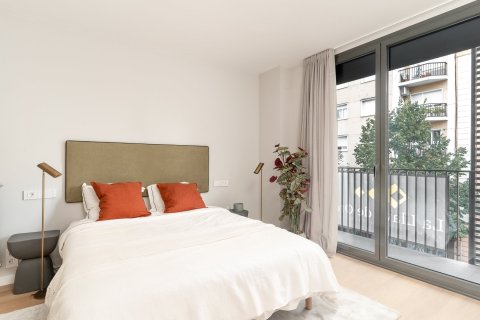 Apartamento de 4 dormitorios en venta en Barcelona, Cataluña, Spain № 1731 - foto 13