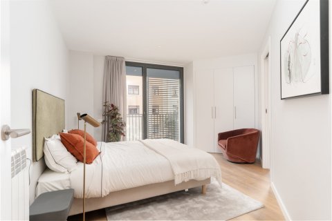 Apartamento de 4 dormitorios en venta en Barcelona, Cataluña, Spain № 1731 - foto 12