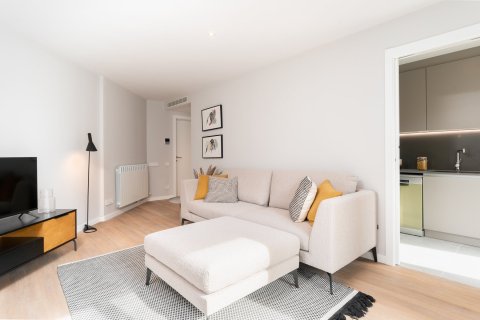Apartamento de 4 dormitorios en venta en Barcelona, Cataluña, Spain № 1731 - foto 8