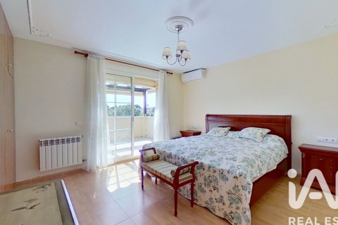 Сasa de 6 dormitorios en venta en Cambrils, Tarragona, Cataluña, Spain № 4713 - foto 15