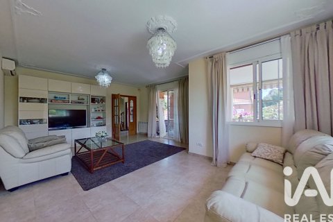 Сasa de 6 dormitorios en venta en Cambrils, Tarragona, Cataluña, Spain № 4713 - foto 2
