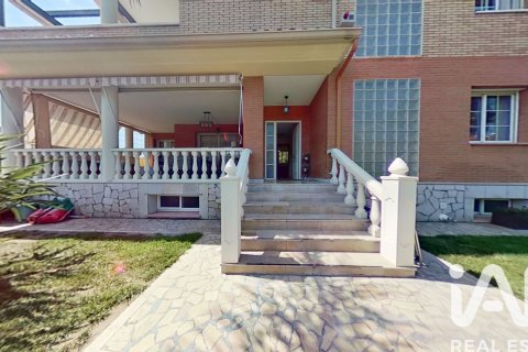Сasa de 6 dormitorios en venta en Cambrils, Tarragona, Cataluña, Spain № 4713 - foto 4