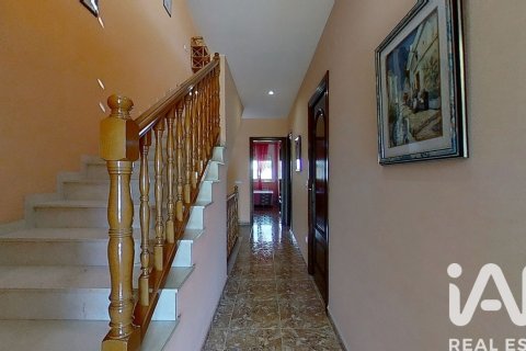 Сasa de 4 dormitorios en venta en Cubelles, Barcelona, Cataluña, Spain № 4712 - foto 26