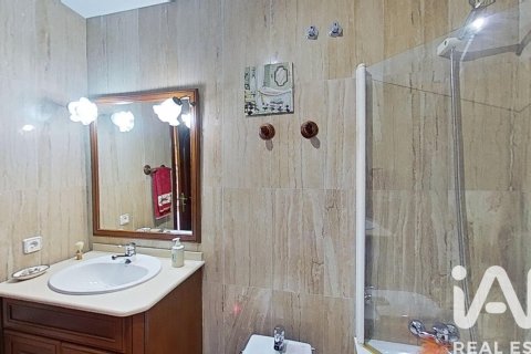 Сasa de 4 dormitorios en venta en Cubelles, Barcelona, Cataluña, Spain № 4712 - foto 25