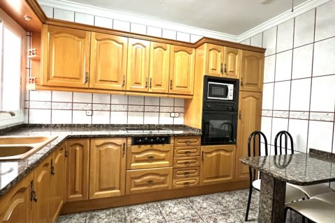 Casa adosada de 5 dormitorios en venta en Vilanova i la Geltrú, Barcelona, Cataluña, Spain № 4710 - foto 7
