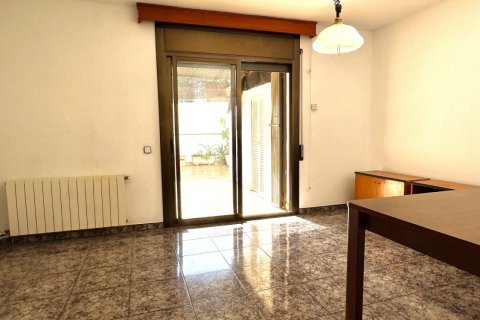 Casa adosada de 5 dormitorios en venta en Vilanova i la Geltrú, Barcelona, Cataluña, Spain № 4710 - foto 6