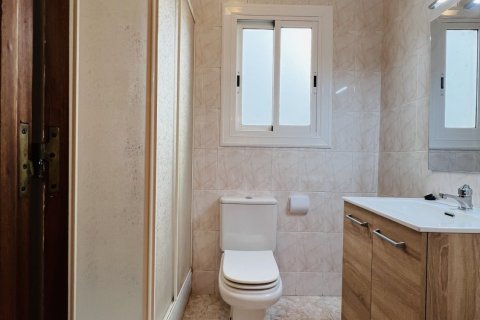 Casa adosada de 5 dormitorios en venta en Vilanova i la Geltrú, Barcelona, Cataluña, Spain № 4710 - foto 13