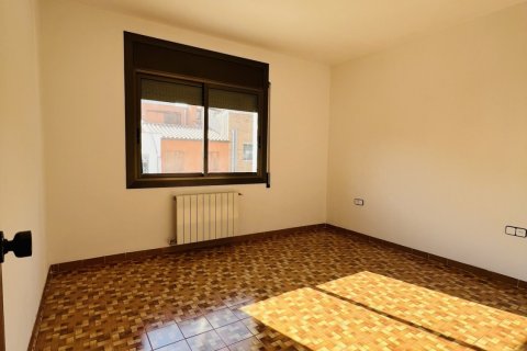 Casa adosada de 5 dormitorios en venta en Vilanova i la Geltrú, Barcelona, Cataluña, Spain № 4710 - foto 29