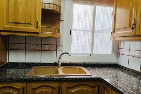 Casa adosada de 5 dormitorios en venta en Vilanova i la Geltrú, Barcelona, Cataluña, Spain № 4710 - foto 8