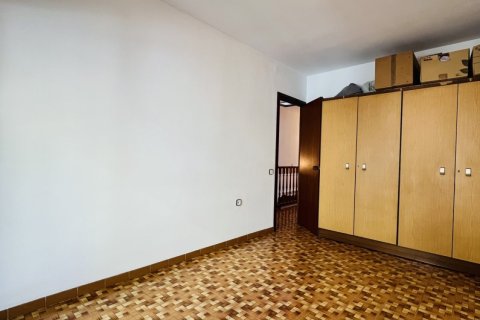 Casa adosada de 5 dormitorios en venta en Vilanova i la Geltrú, Barcelona, Cataluña, Spain № 4710 - foto 27