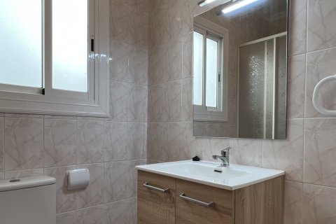 Casa adosada de 5 dormitorios en venta en Vilanova i la Geltrú, Barcelona, Cataluña, Spain № 4710 - foto 14