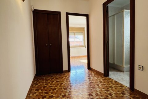 Casa adosada de 5 dormitorios en venta en Vilanova i la Geltrú, Barcelona, Cataluña, Spain № 4710 - foto 18
