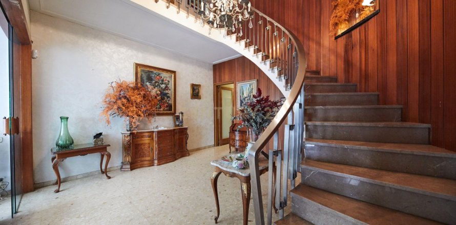 5 bedrooms house for sale in Vilanova i la Geltru, Barcelona, Catalonia, Spain № 6999