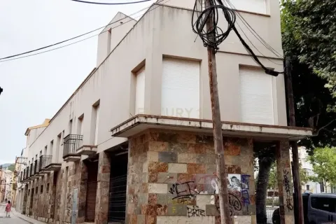 Propiedad comercial de 616 m² en venta en Arenys de Munt, Barcelona, Cataluña, Spain № 7005 - foto 10