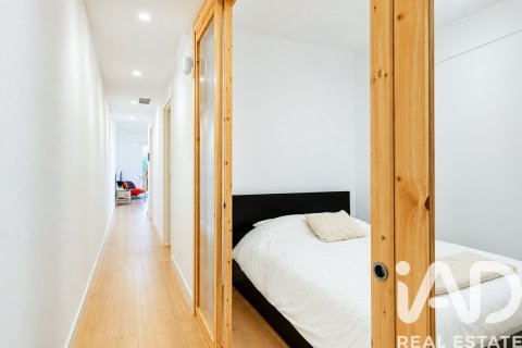 Apartamento de 2 dormitorios en venta en Barcelona, Cataluña, Spain № 7340 - foto 13