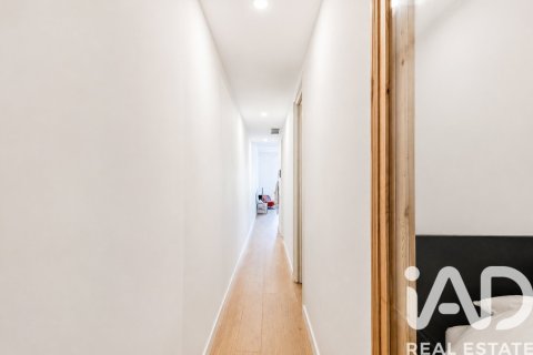 Apartamento de 2 dormitorios en venta en Barcelona, Cataluña, Spain № 7340 - foto 14