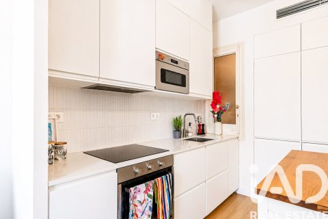 Apartamento de 2 dormitorios en venta en Barcelona, Cataluña, Spain № 7340 - foto 23