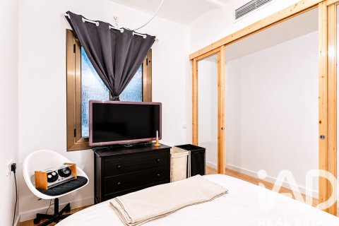 Apartamento de 2 dormitorios en venta en Barcelona, Cataluña, Spain № 7340 - foto 11