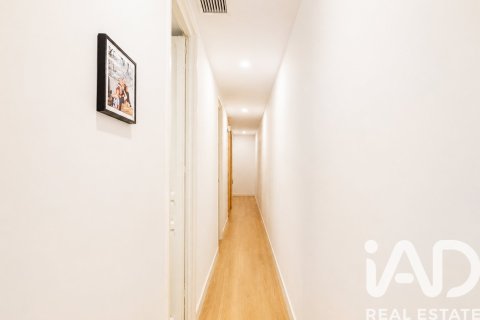Apartamento de 2 dormitorios en venta en Barcelona, Cataluña, Spain № 7340 - foto 19