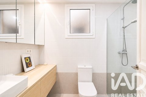 Apartamento de 2 dormitorios en venta en Barcelona, Cataluña, Spain № 7340 - foto 17
