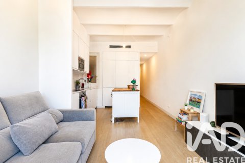 Apartamento de 2 dormitorios en venta en Barcelona, Cataluña, Spain № 7340 - foto 25