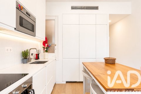 Apartamento de 2 dormitorios en venta en Barcelona, Cataluña, Spain № 7340 - foto 22