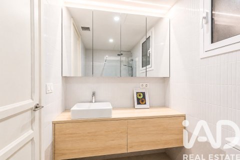 Apartamento de 2 dormitorios en venta en Barcelona, Cataluña, Spain № 7340 - foto 18