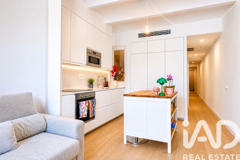 Apartamento de 2 dormitorios en venta en Barcelona, Cataluña, Spain № 7340 - foto 24