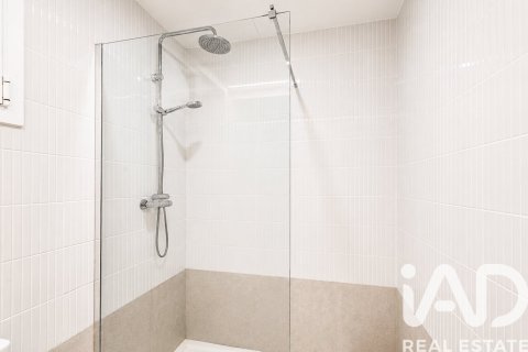 Apartamento de 2 dormitorios en venta en Barcelona, Cataluña, Spain № 7340 - foto 16