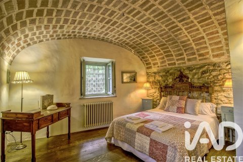 Сasa de 9 dormitorios en venta en Vilademuls, Gerona, Cataluña, Spain № 7341 - foto 9