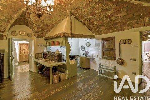 Сasa de 9 dormitorios en venta en Vilademuls, Gerona, Cataluña, Spain № 7341 - foto 23