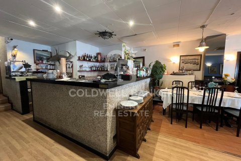 Cafetería / restaurante de 243 m² en venta en L'Escala, Gerona, Cataluña, Spain № 5855 - foto 22