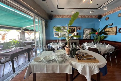 Cafetería / restaurante de 243 m² en venta en L'Escala, Gerona, Cataluña, Spain № 5855 - foto 17