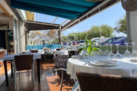 Cafetería / restaurante de 243 m² en venta en L'Escala, Gerona, Cataluña, Spain № 5855