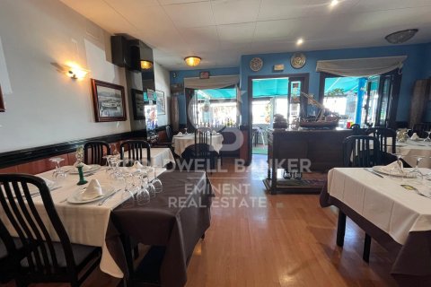 Cafetería / restaurante de 243 m² en venta en L'Escala, Gerona, Cataluña, Spain № 5855 - foto 14