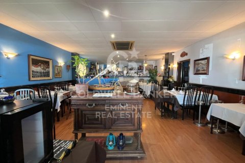 Cafetería / restaurante de 243 m² en venta en L'Escala, Gerona, Cataluña, Spain № 5855 - foto 13