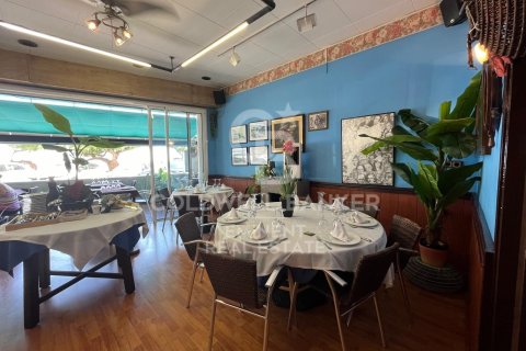 Cafetería / restaurante de 243 m² en venta en L'Escala, Gerona, Cataluña, Spain № 5855 - foto 15