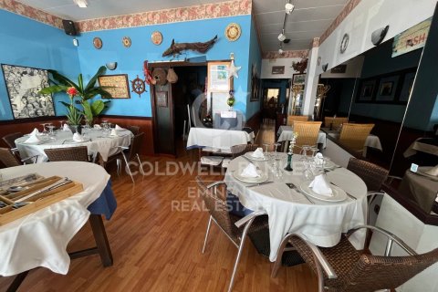 Cafetería / restaurante de 243 m² en venta en L'Escala, Gerona, Cataluña, Spain № 5855 - foto 19
