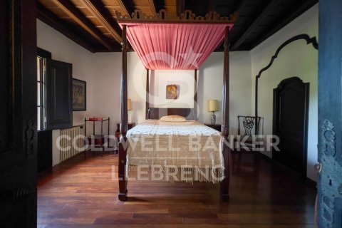 Сasa de 8 dormitorios en venta en Barcelona, Cataluña, Spain № 5860 - foto 9