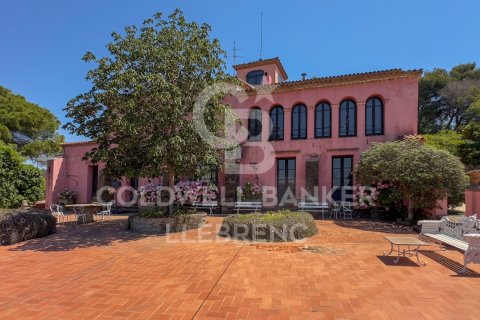 Сasa de 8 dormitorios en venta en Barcelona, Cataluña, Spain № 5860 - foto 2